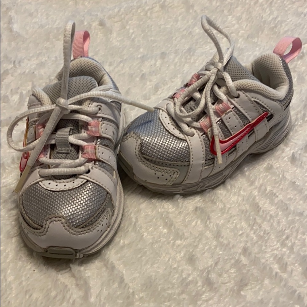 EUC Toddler Girl Nike Sneakers